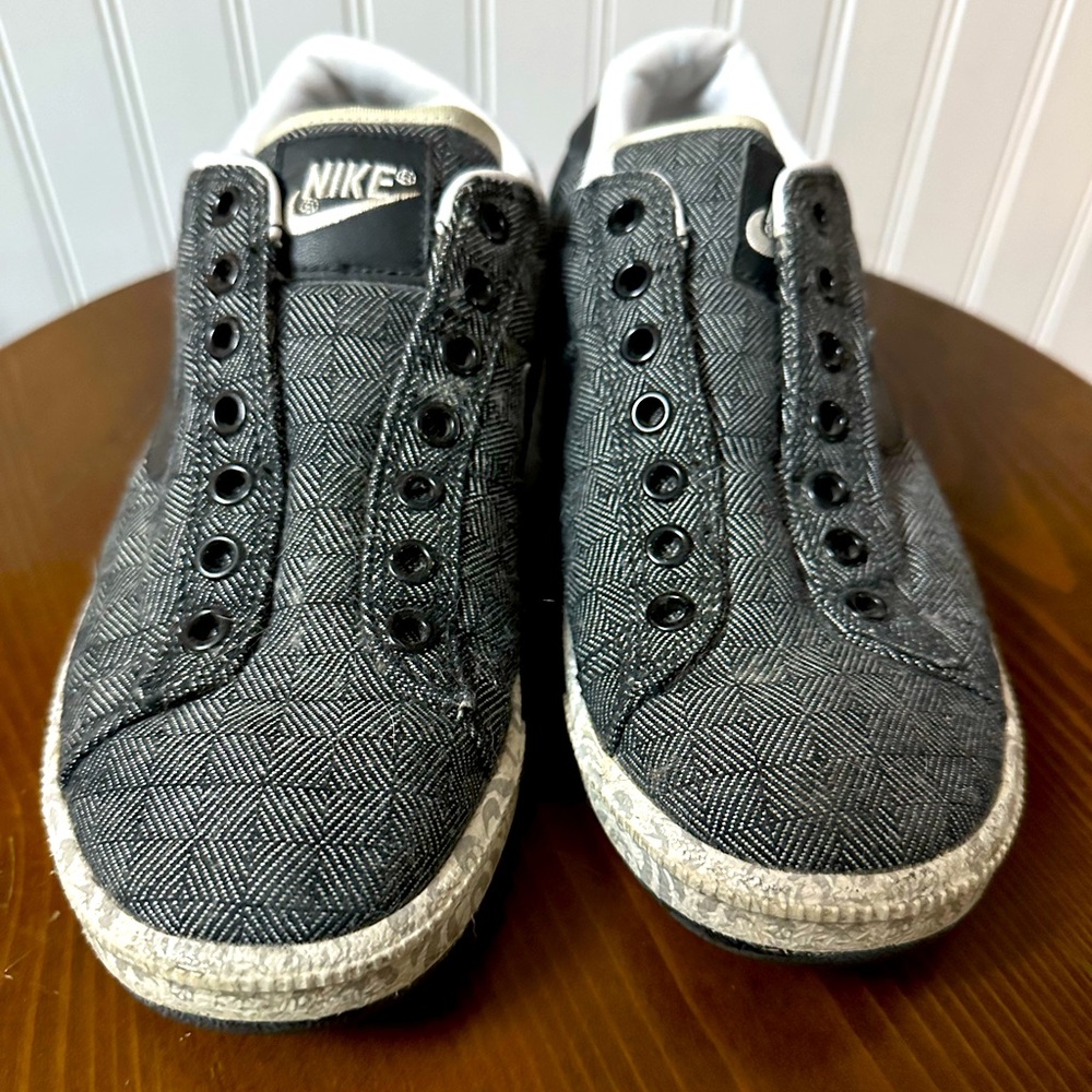 Women’s Nike slip on shoes